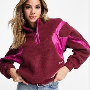 Nike Womens Archive Pack Quarter Zip Fleece in Burgandy. Size XS